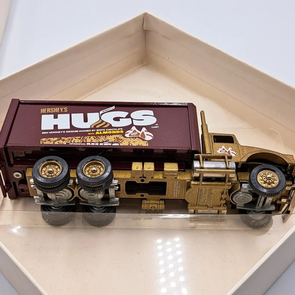 Vintage Hershey's Hugs Winross Truck Brown & Gold